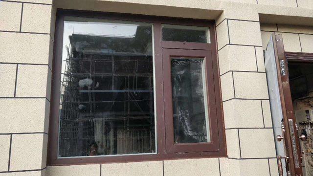中航城，120窗纱一体+铝艺护栏